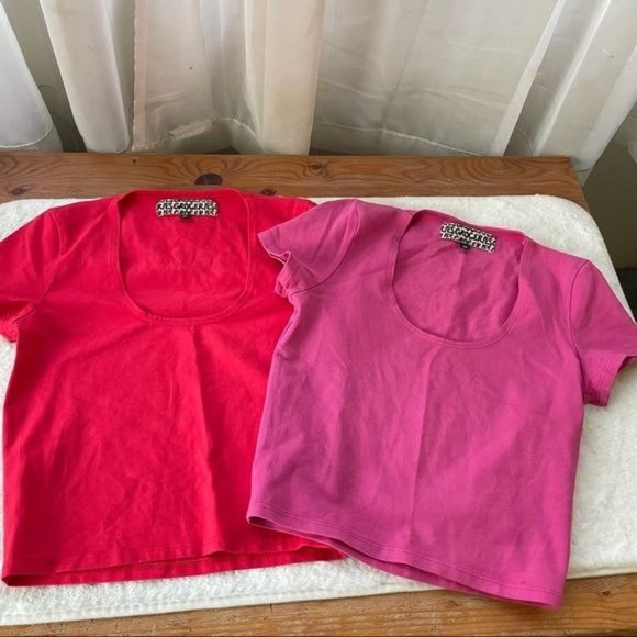 groceries Tops - 2 Pink cropped fitted T-shirts size small stretchy fabric Y2K tops cropped